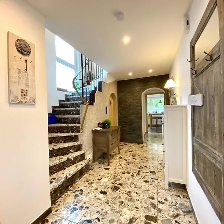 Haus Im Gruenen 펜션