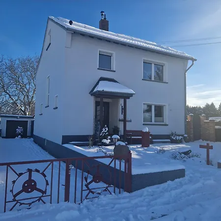 Haus Im Gruenen 펜션