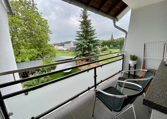 Haus Im Gruenen * Bornheim (Rheinland)